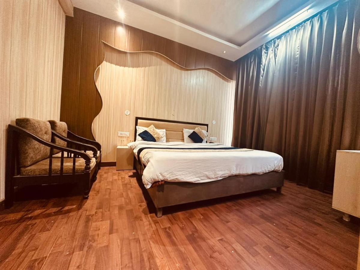 Hotel Royal Residency Manāli Zewnętrze zdjęcie